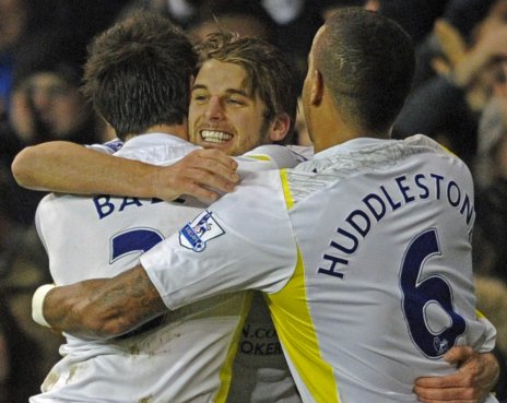 Review: Tottenham Perkuat Posisi