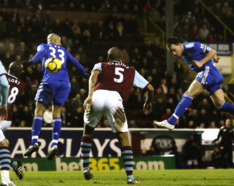 Review: Chelsea Tak Tergeser