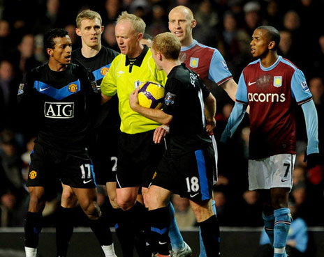 Review: United Tertahan di Villa Park