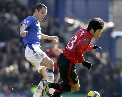 Review: United Dijungkalkan Everton