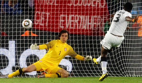 Review: Penalti Ghana Bungkam Serbia