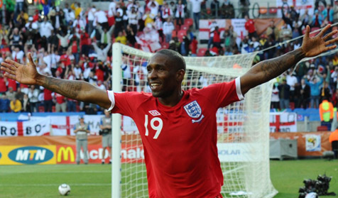 Review: Defoe Saves The Queen