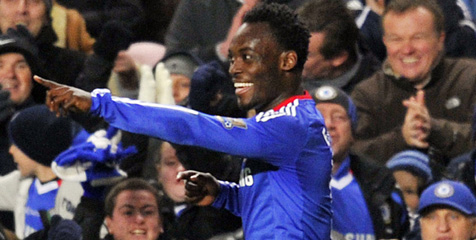 Review: Gol Essien Amankan Puncak Klasemen