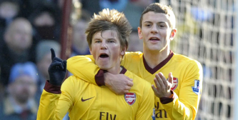 Review: Bangkit, Arsenal Menggila di Villa Park