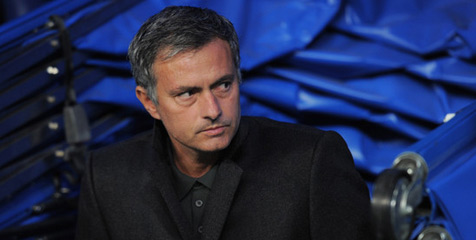Dani Alves Kalah Telak Disentil Balik Mourinho Dani Alves Kalah Telak Disentil Balik Mourinho