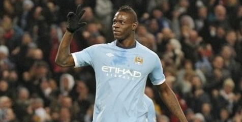 Review: Hat Trick Balotelli Hancurkan Villa