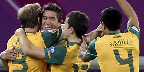 Review: Setengah Lusin Gol Australia Cetak Sejarah