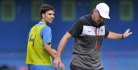 Riedl: Irfan Tidak Direstui PSSI Riedl: Irfan Tidak Direstui PSSI