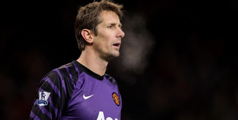Van Der Sar Akhiri Karir di Akhir Musim