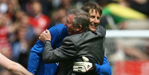 Ferguson: Van der Sar Pemain Spesial
