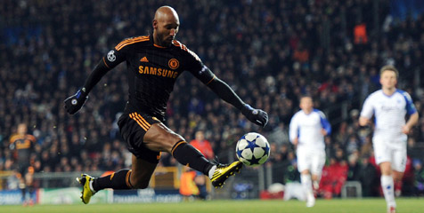 Review: Dua Gol Anelka Menangkan Chelsea Review: Dua Gol Anelka Menangkan Chelsea