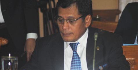 Nurdin Halid Menangis di Hadapan Anggota DPR Nurdin Halid Menangis di Hadapan Anggota DPR