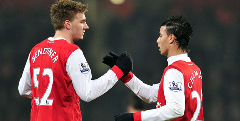 Review: Hattrick Bendtner Loloskan Arsenal