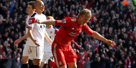 Review: Hattrick Kuyt Jegal Langkah MU
