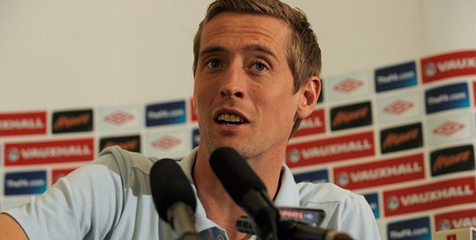 Crouch: Tenang Capello, Bale Bukanlah Messi Crouch: Tenang Capello, Bale Bukanlah Messi
