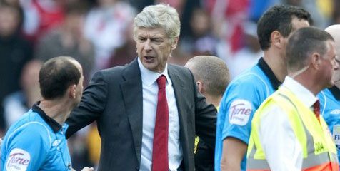 Wenger Protes Penalti Liverpool