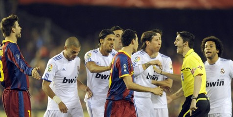 HT Review: Adu Protes Tanpa Gol di Mestalla HT Review: Adu Protes Tanpa Gol di Mestalla