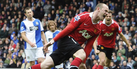 Review: Setan Merah Kunci Gelar di Ewood Park