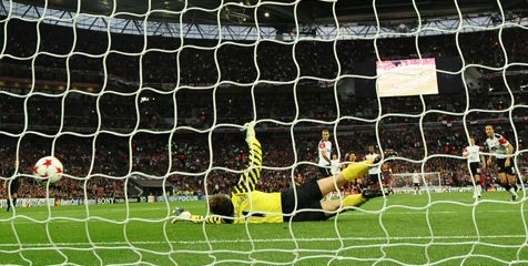 Van Der Sar Berbicara Tentang Gol Messi