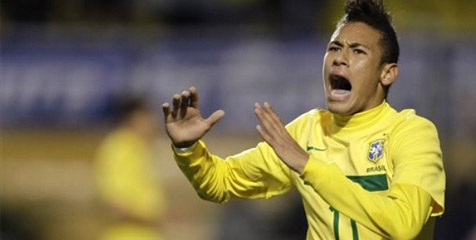 Ronaldo Sarankan Neymar Pilih Madrid