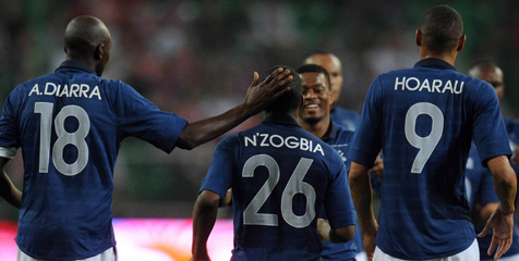 Review: Gol Bunuh Diri Polandia Menangkan Prancis