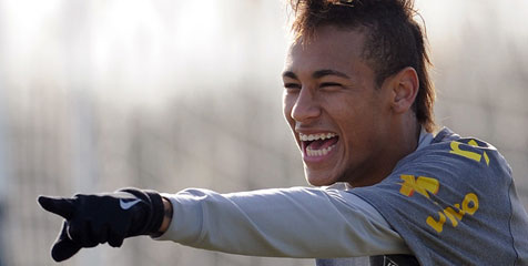 Danie Alves Bermimpi Neymar Bermain Untuk Barca