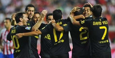 Review: Gol Tunggal Adriano Bawa Barca ke Puncak