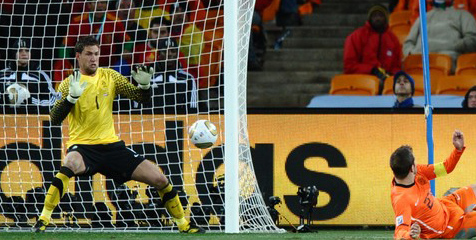 Cedera Paksa Stekelenburg Absen di De Oranje