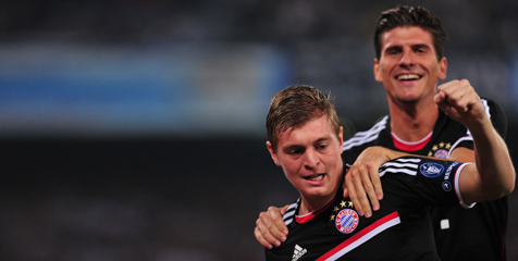 Review: Bayern Curi Poin di Kandang Napoli