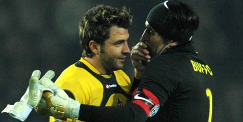 Frey Memang Hebat, Tapi Buffon Luar Biasa Frey Memang Hebat, Tapi Buffon Luar Biasa