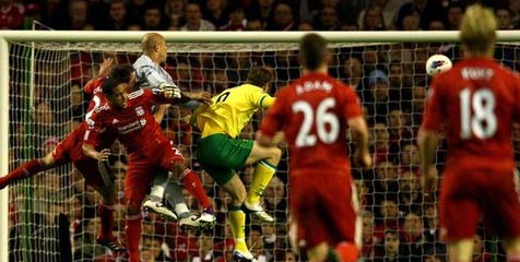 Review: Norwich Curi Satu Angka di Anfield