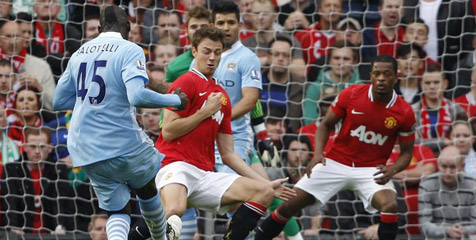 Babak Pertama, Balotelli Bawa City Unggul