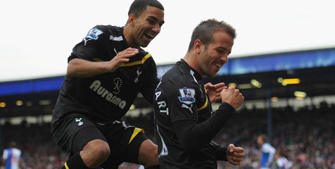 Jadi Pahlawan, VDV Pilih Sanjung Lini Belakang Spurs Jadi Pahlawan, VDV Pilih Sanjung Lini Belakang Spurs