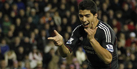 Review: Suarez Lambungkan The Reds Review: Suarez Lambungkan The Reds