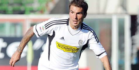 Agen Adrian Mutu Tak Menampik Kemungkinan ke Milan