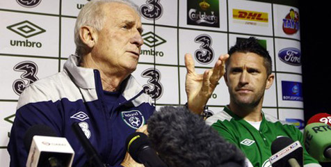 Denis Irwin Optimis Irlandia Lolos ke Piala Eropa