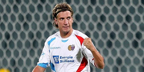 Diminati Milan, Catania Siap Lepas Maxi Lopez Diminati Milan, Catania Siap Lepas Maxi Lopez