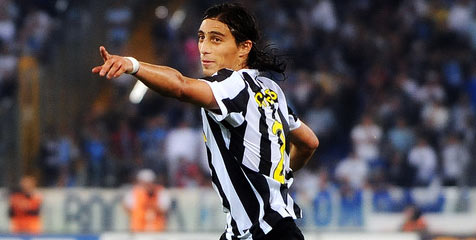 Martin Caceres Inginkan Kesempatan Kedua di Juve