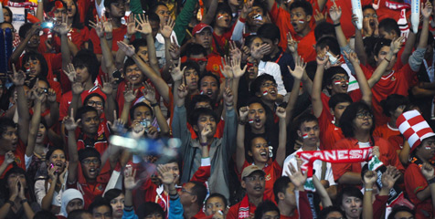 Sepak Bola: Tiket Laga Semifinal Naik Dua Kali Lipat