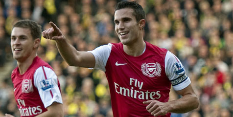 Review: Gol Van Persie Bawa Arsenal Menang Review: Gol Van Persie Bawa Arsenal Menang