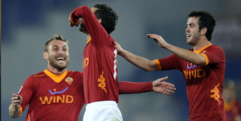 Review: Roma Amankan Rekor Tak Terkalahkan Review: Roma Amankan Rekor Tak Terkalahkan