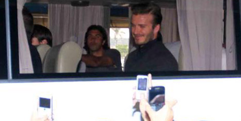 Dikawal Ketat, Beckham Hanya Lempar Senyuman Dikawal Ketat, Beckham Hanya Lempar Senyuman