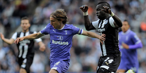Setan Merah Inginkan Gelandang Newcastle Setan Merah Inginkan Gelandang Newcastle
