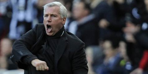Pardew: Harusnya Luiz Dikartu Merah!