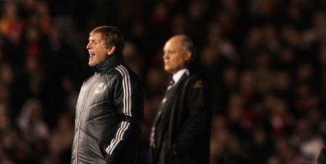 Kalah, Dalglish Sesali Kartu Merah Liverpool