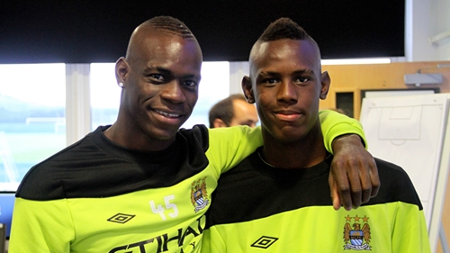 Adik Kandung Balotelli Trial bersama Stoke City