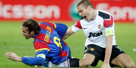 Vidic Segera Jalani Operasi