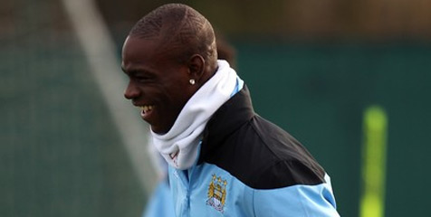Balotelli Traktir Bir di Malam Natal