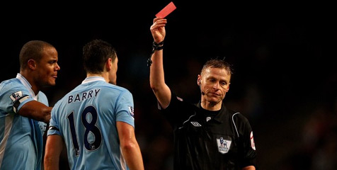 Mancini Sesalkan Kartu Merah Gareth Barry