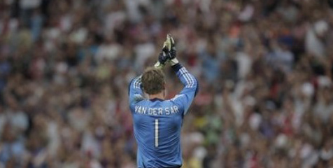 Van Der Sar Kembali Bermain?